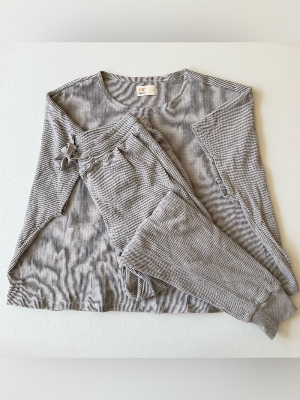TKEES Waffle-Knit Lounge Set in Gray